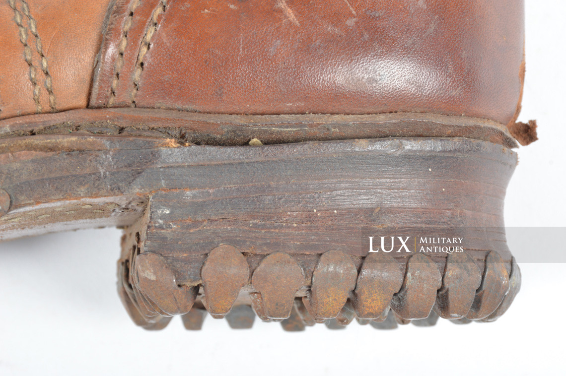 Paire de brodequins allemands des troupes de montagne, « Gebirgsjäger » - photo 24