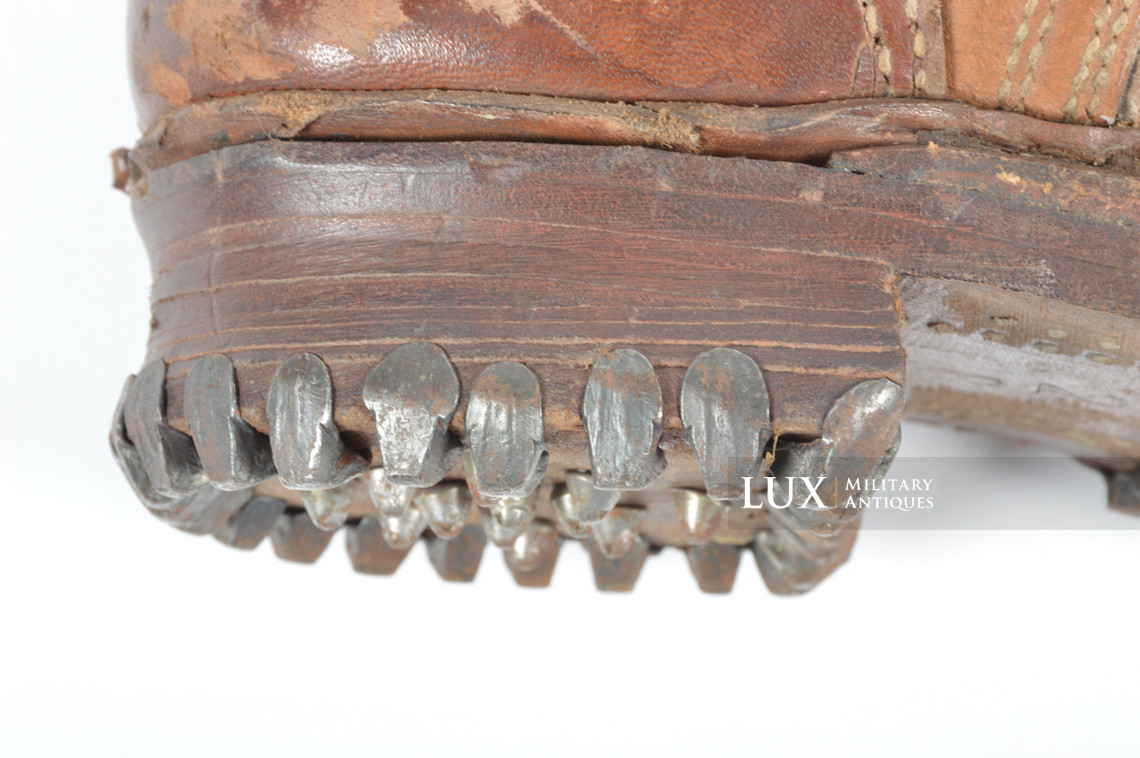 Paire de brodequins allemands des troupes de montagne, « Gebirgsjäger » - photo 29