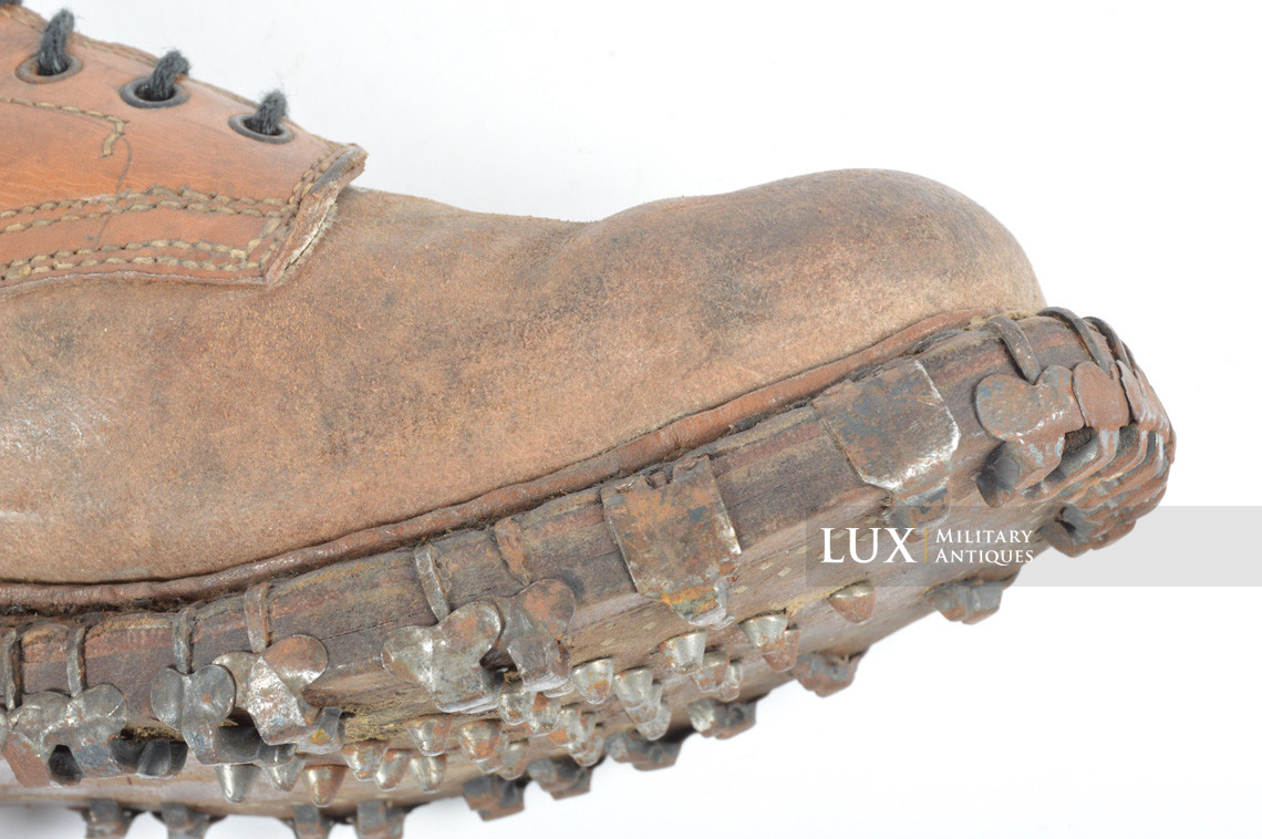 Paire de brodequins allemands des troupes de montagne, « Gebirgsjäger » - photo 30