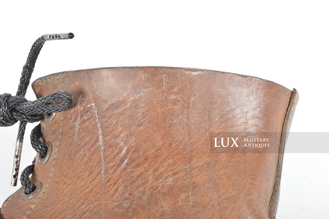 Mid-war German low ankle combat boots - photo 21