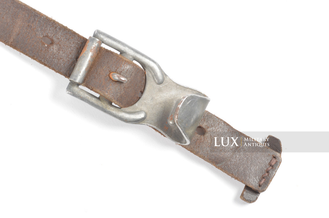 Early Luftwaffe Y-straps in chocolate brown leather, « LBA / Flak Reg. » - photo 8