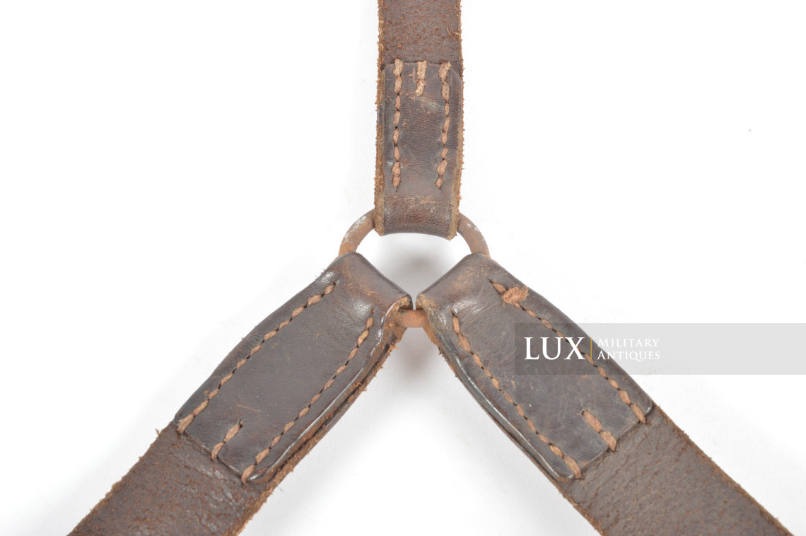 Early Luftwaffe Y-straps in chocolate brown leather, « LBA / Flak Reg. » - photo 9