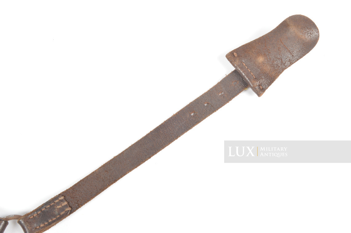 Early Luftwaffe Y-straps in chocolate brown leather, « LBA / Flak Reg. » - photo 10