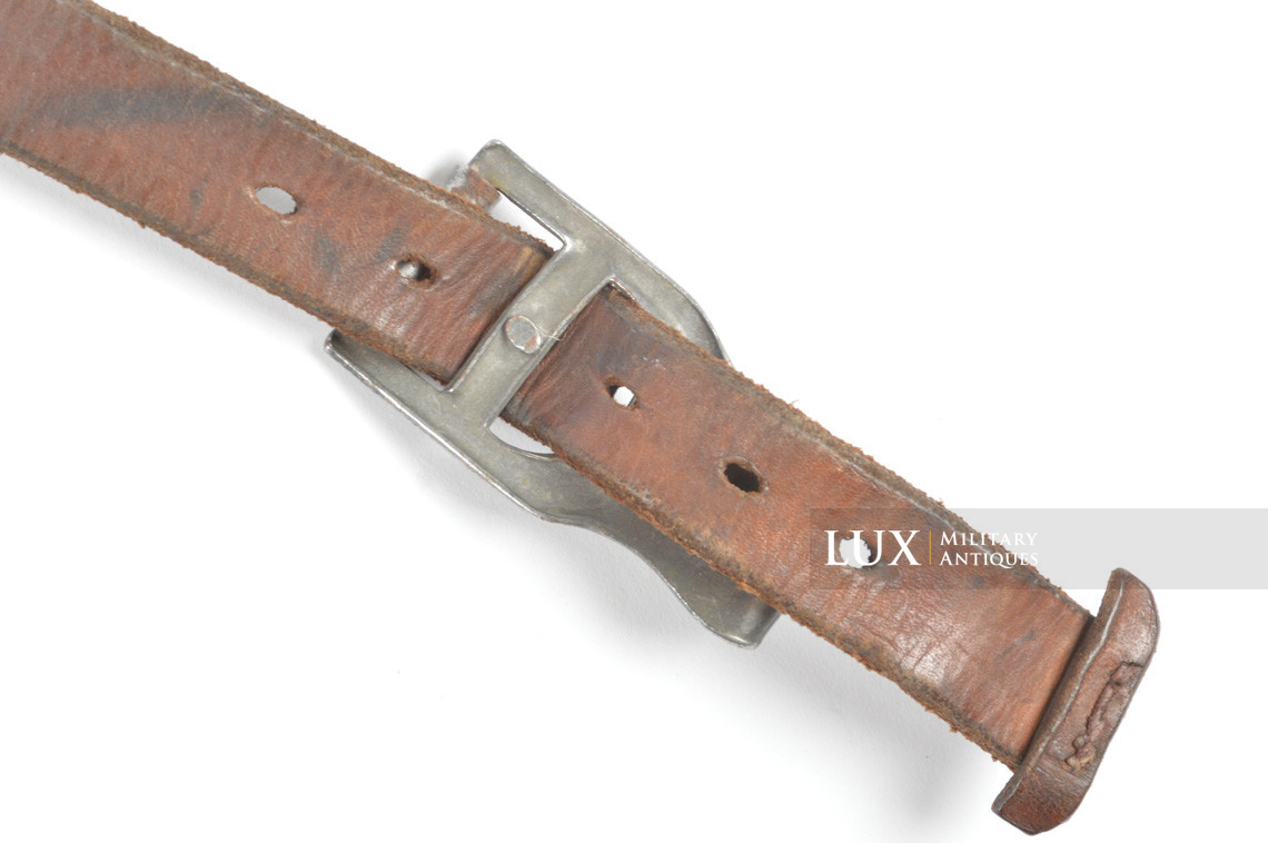 Early Luftwaffe Y-straps in chocolate brown leather, « LBA / Flak Reg. » - photo 14