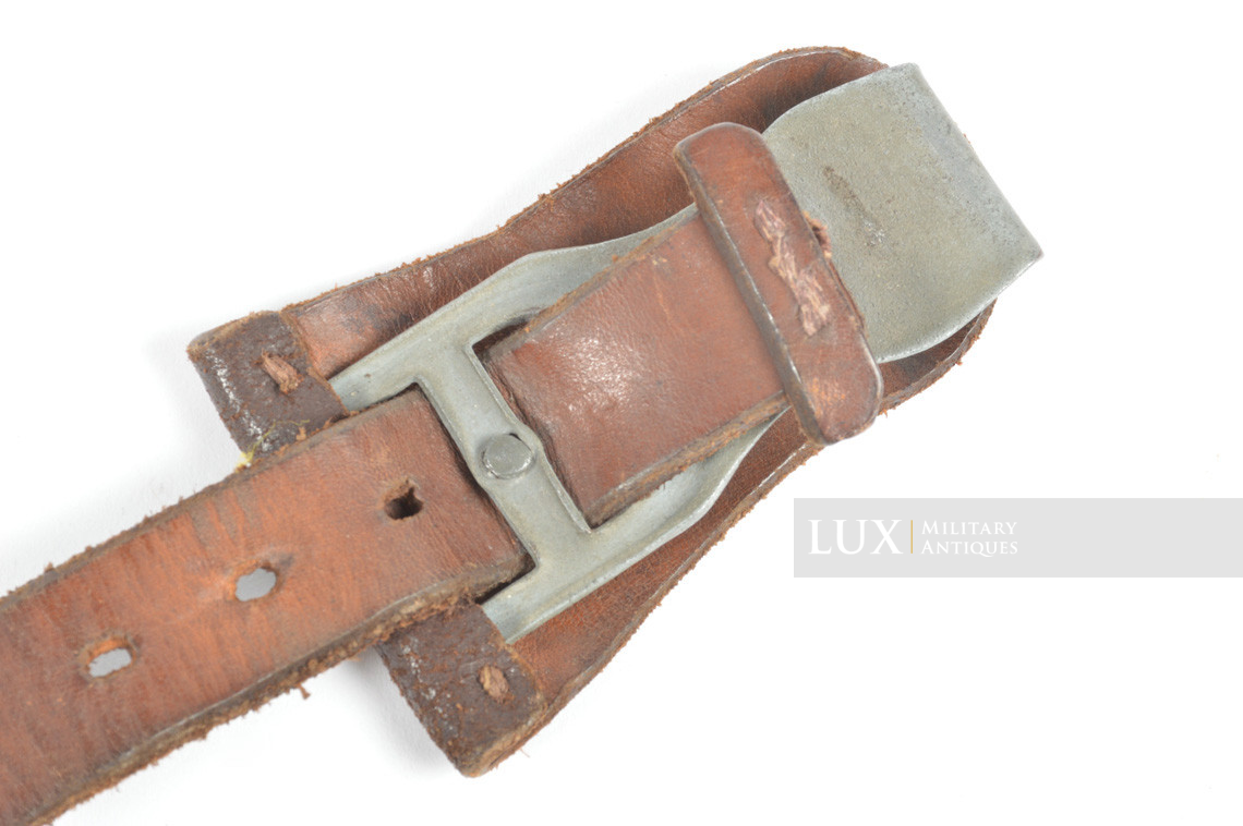 Early Luftwaffe Y-straps in chocolate brown leather, « LBA / Flak Reg. » - photo 17