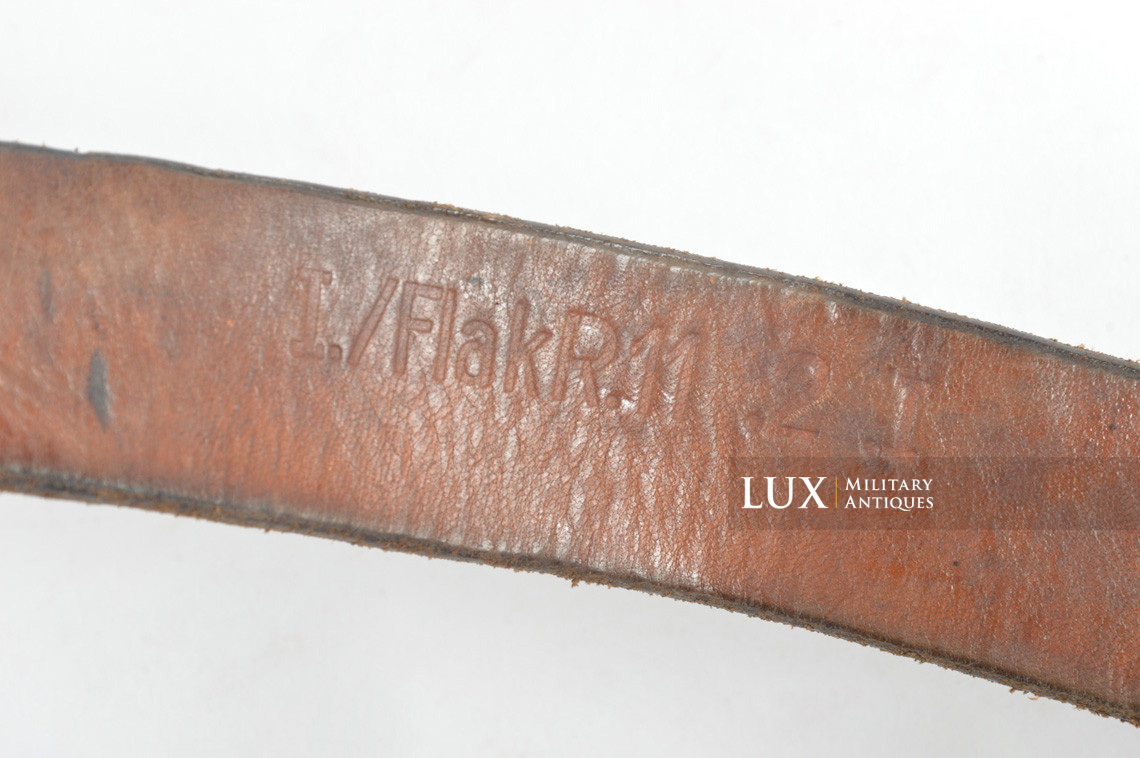Early Luftwaffe Y-straps in chocolate brown leather, « LBA / Flak Reg. » - photo 18