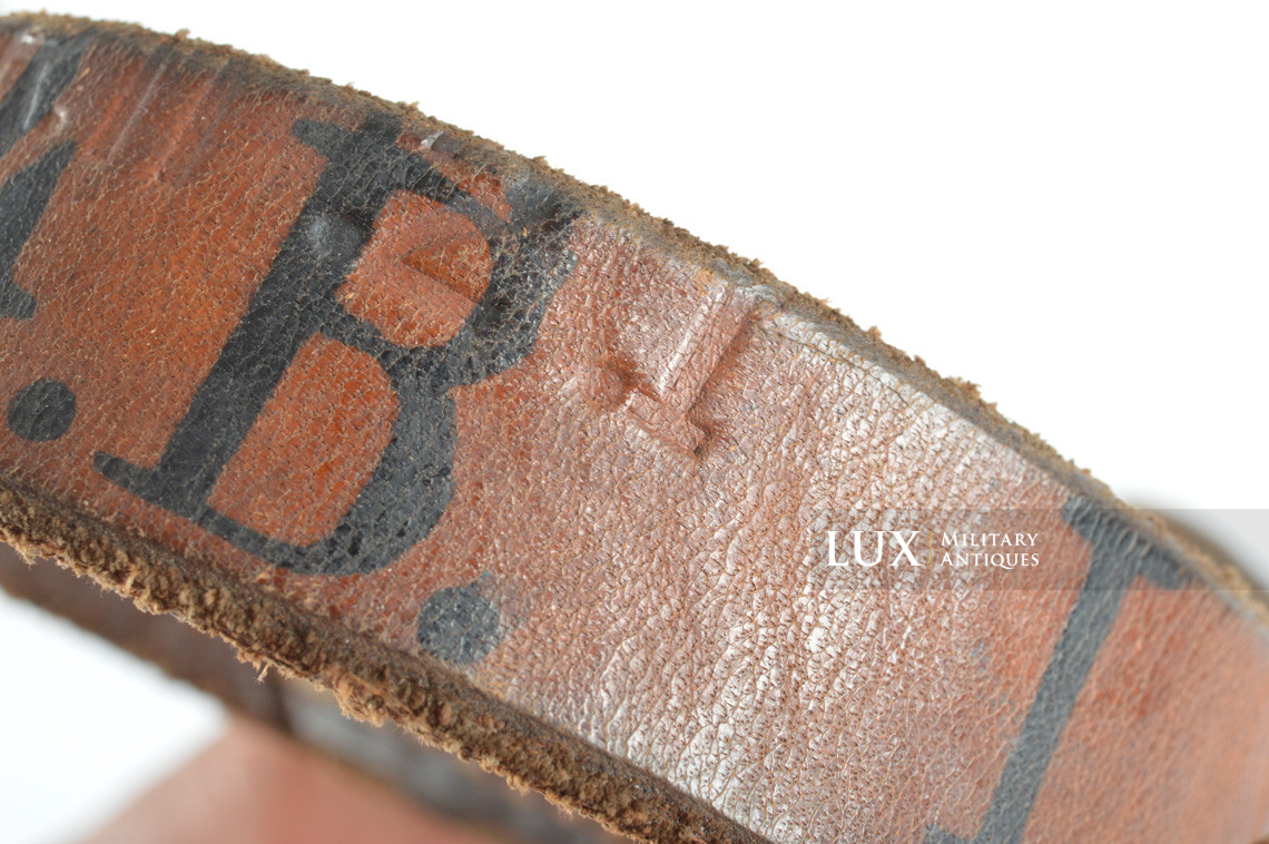 Early Luftwaffe Y-straps in chocolate brown leather, « LBA / Flak Reg. » - photo 22