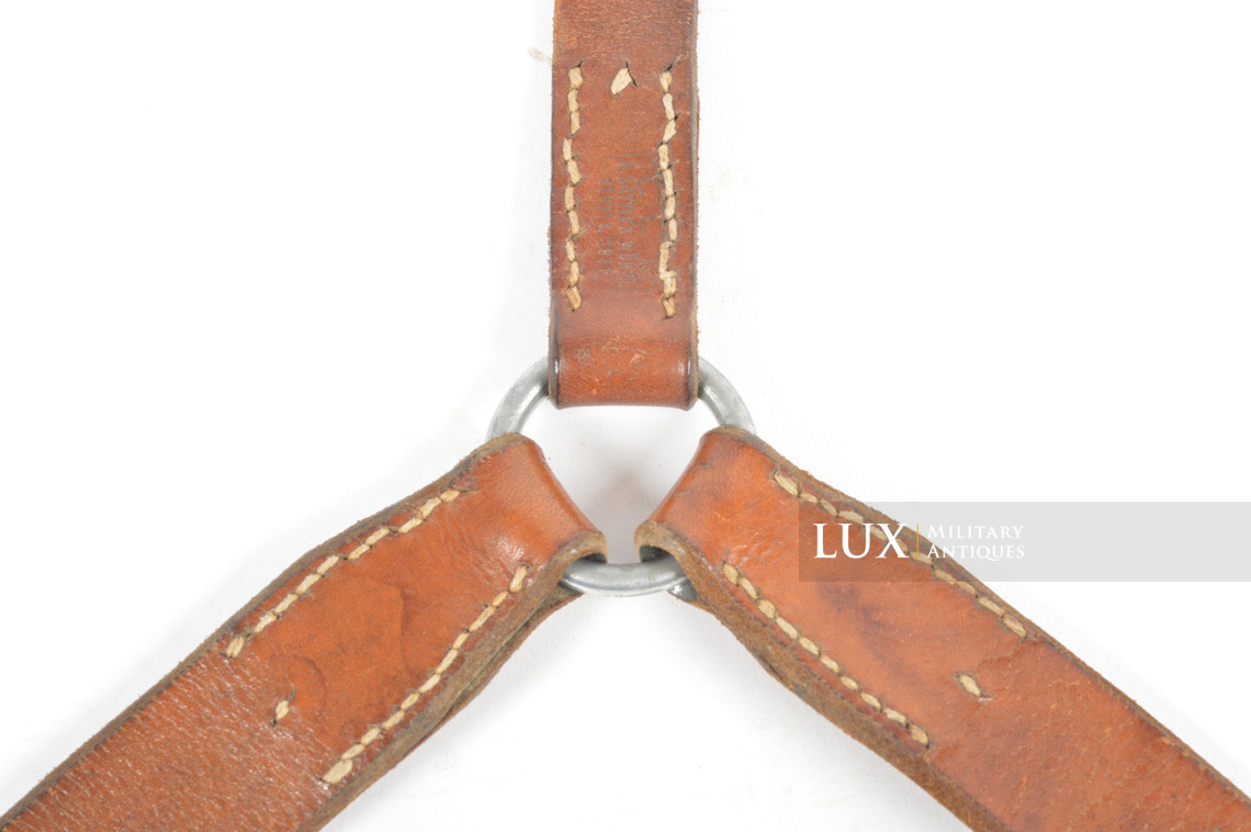 German light Y-straps in natural brown leather, « 1939 » - photo 9