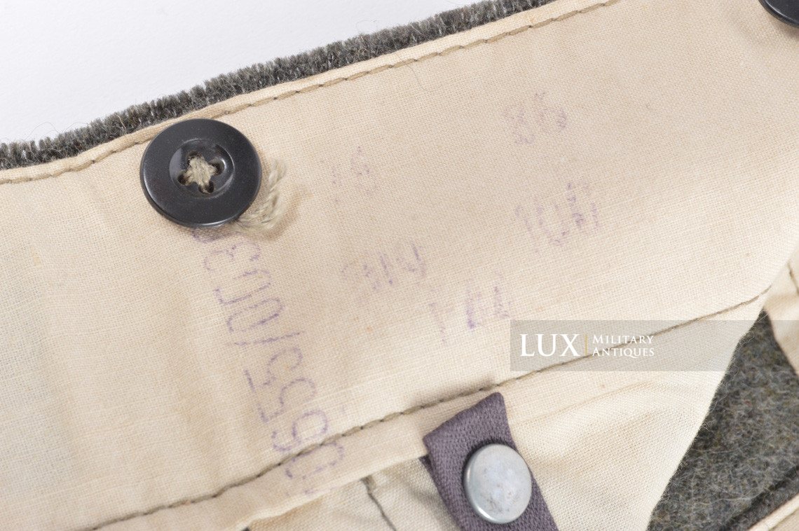 Unissued Heer / Waffen-SS M43 combat service trousers, « Keilhose » - photo 29