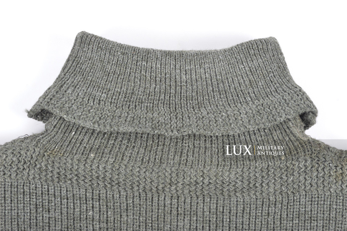 Late-war German issued « turtle-neck » sweater  - photo 11