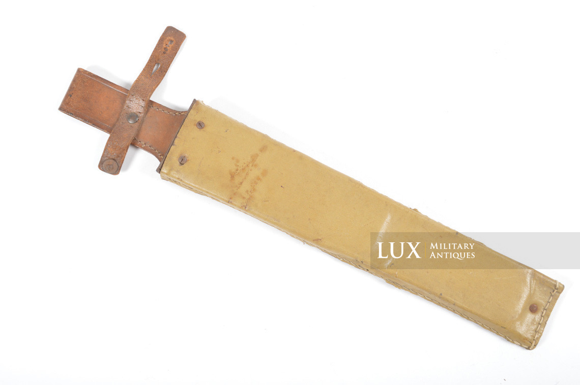 Rare German short combat engineer's field saw & tan pressed cardboard scabbard, « dob 1944 » - photo 12