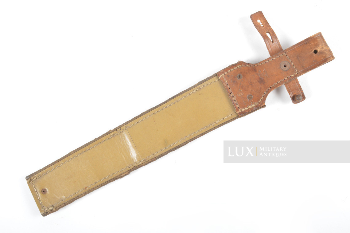 Rare German short combat engineer's field saw & tan pressed cardboard scabbard, « dob 1944 » - photo 15