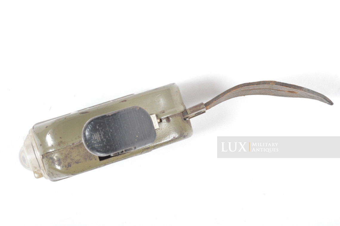 Rare lampe de poche allemande réglementaire à dynamo, « Wehrmachteigentum » - photo 7