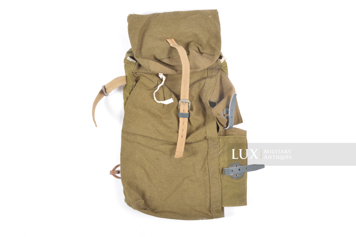 Unissued late-war German pioneer combat assault backpack - photo 4