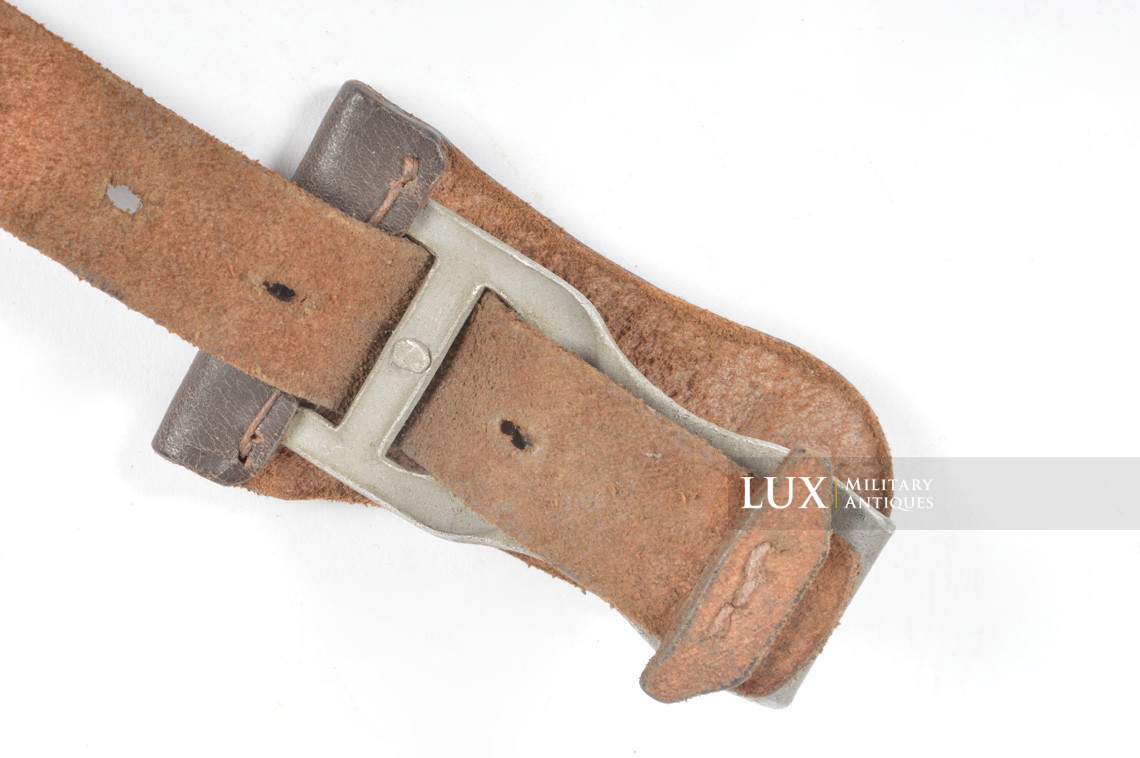 Early Luftwaffe Y-straps in chocolate brown leather, « unit marked » - photo 15