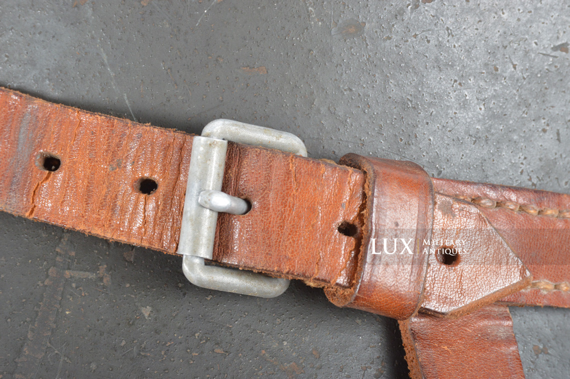 Système de transport du casque allemand en cuir, nominatif « Lt. » - photo 16