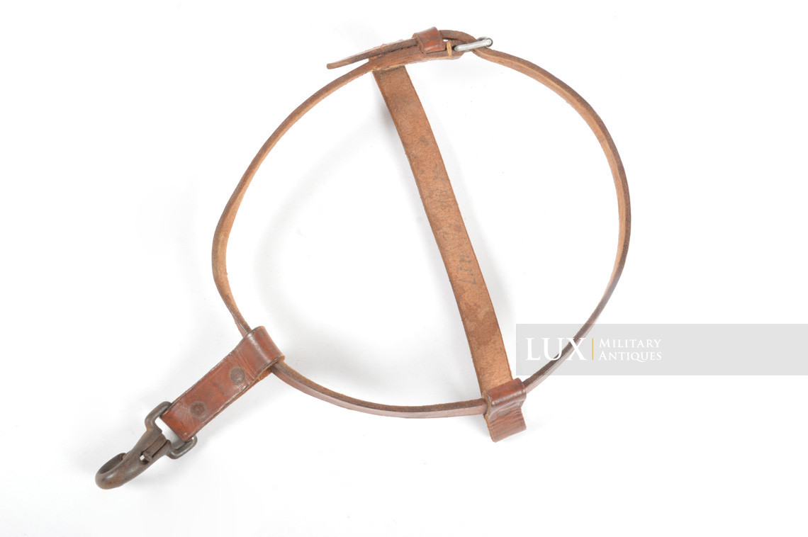 Système de transport du casque allemand en cuir, nominatif « Lt. » - photo 7
