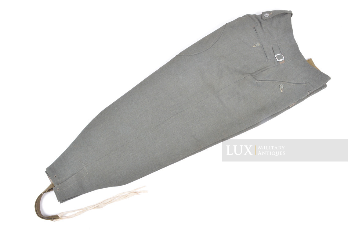 Unissued Heer / Waffen-SS M43 gabardine combat trousers, « Keilhose » - photo 11