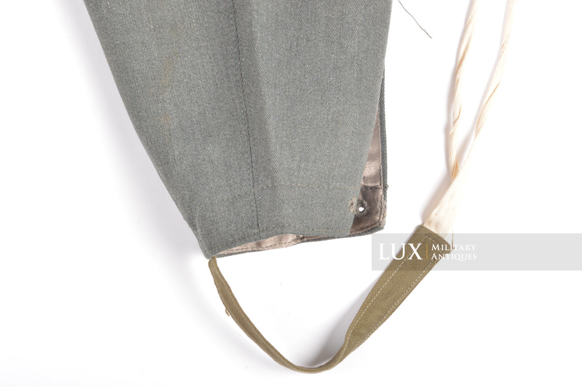 Unissued Heer / Waffen-SS M43 gabardine combat trousers, « Keilhose » - photo 25