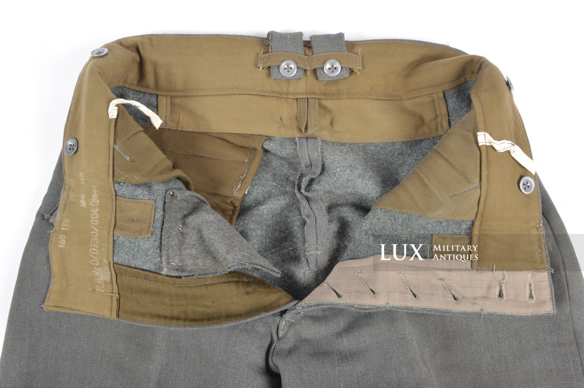 Unissued Heer / Waffen-SS M43 gabardine combat trousers, « Keilhose » - photo 28