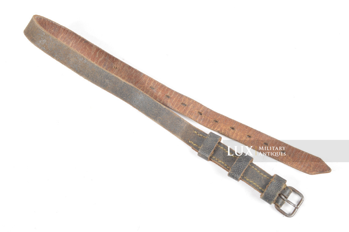 Late-war German A-frame mess tin leather strap - photo 4