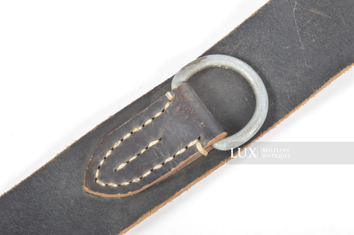 Unissued German late war leather combat Y-straps, « RBNr » - photo 10