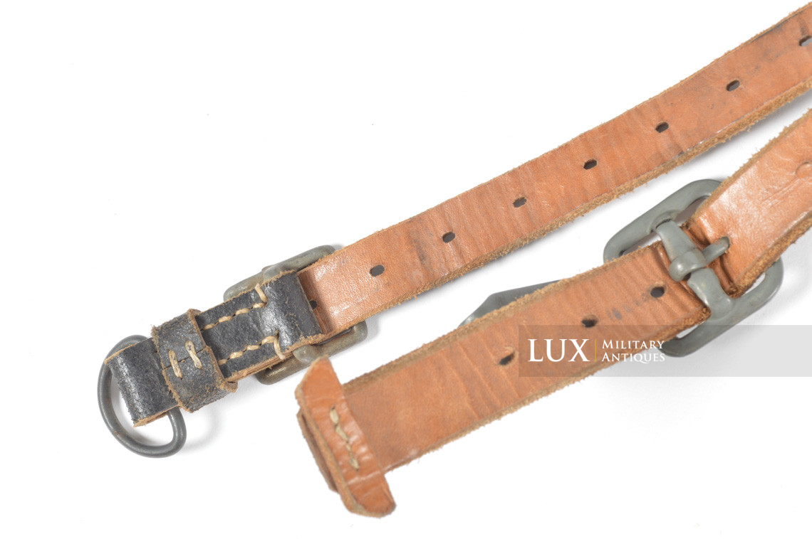 Unissued German late war leather combat Y-straps, « RBNr » - photo 16