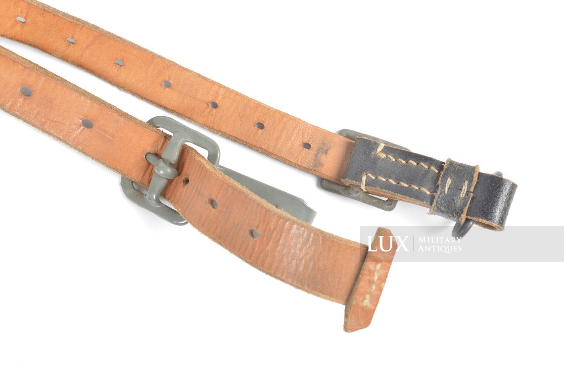 Unissued German late war leather combat Y-straps, « RBNr » - photo 23