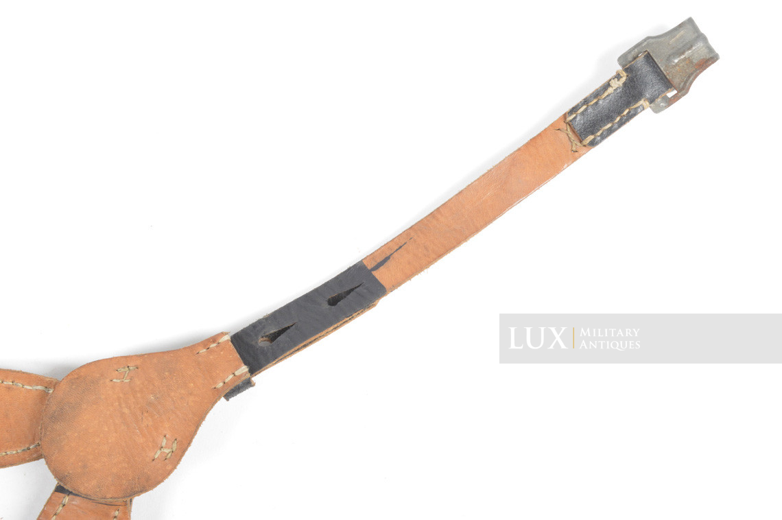 Unissued German late war leather combat Y-straps, « RBNr » - photo 24