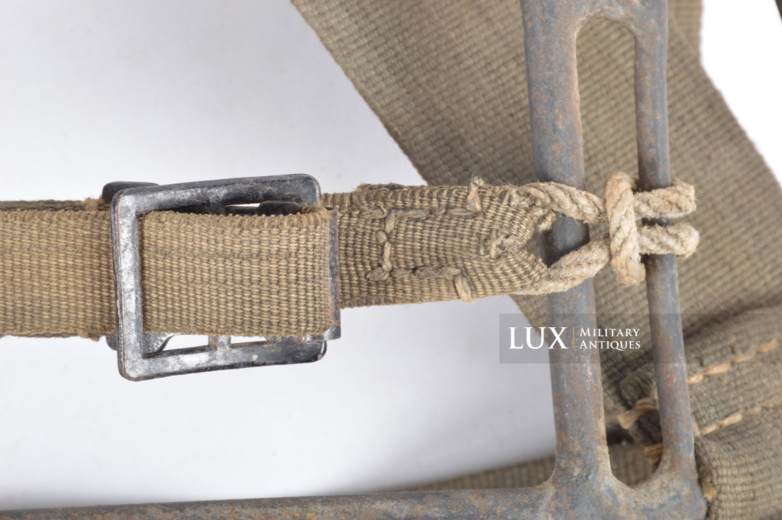 Late-war German pack « Tragegestell », marked « bvk1944 » - photo 11
