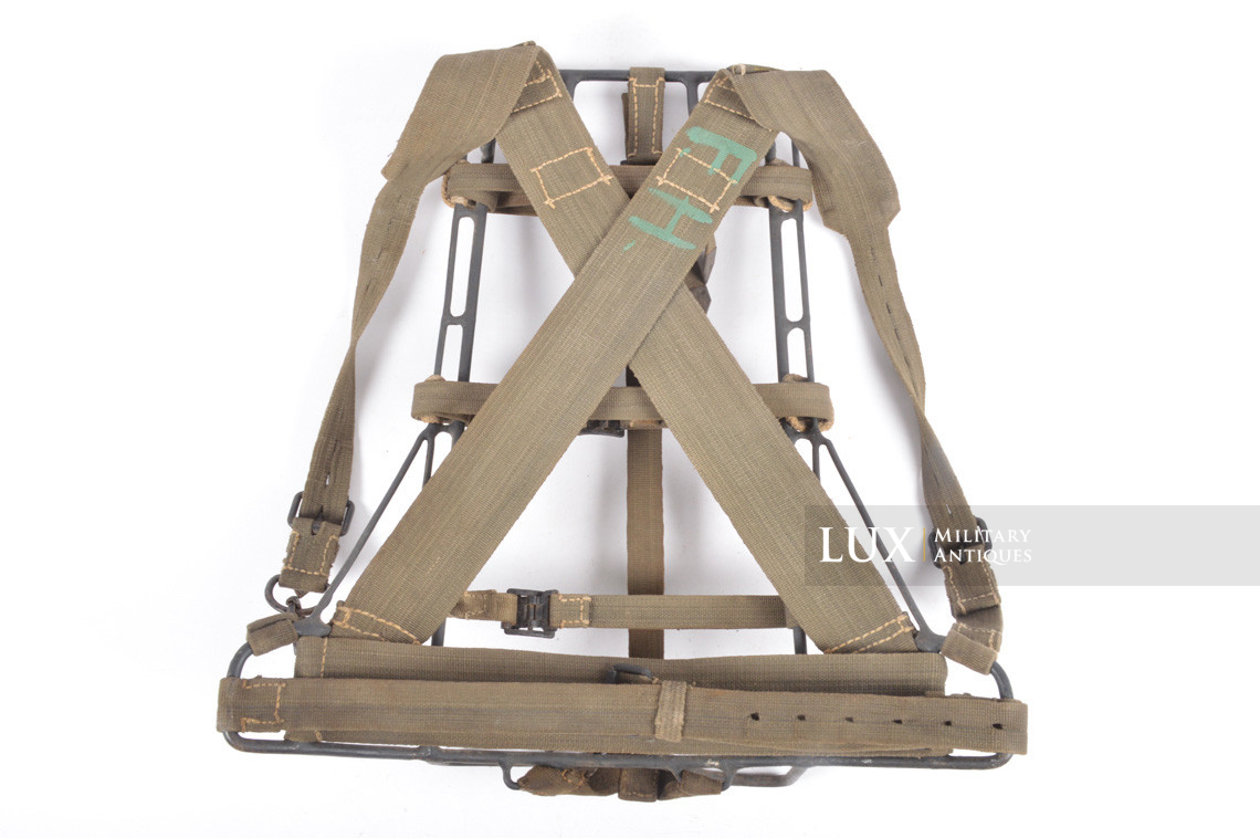 Late-war German pack « Tragegestell », marked « bvk1944 » - photo 20
