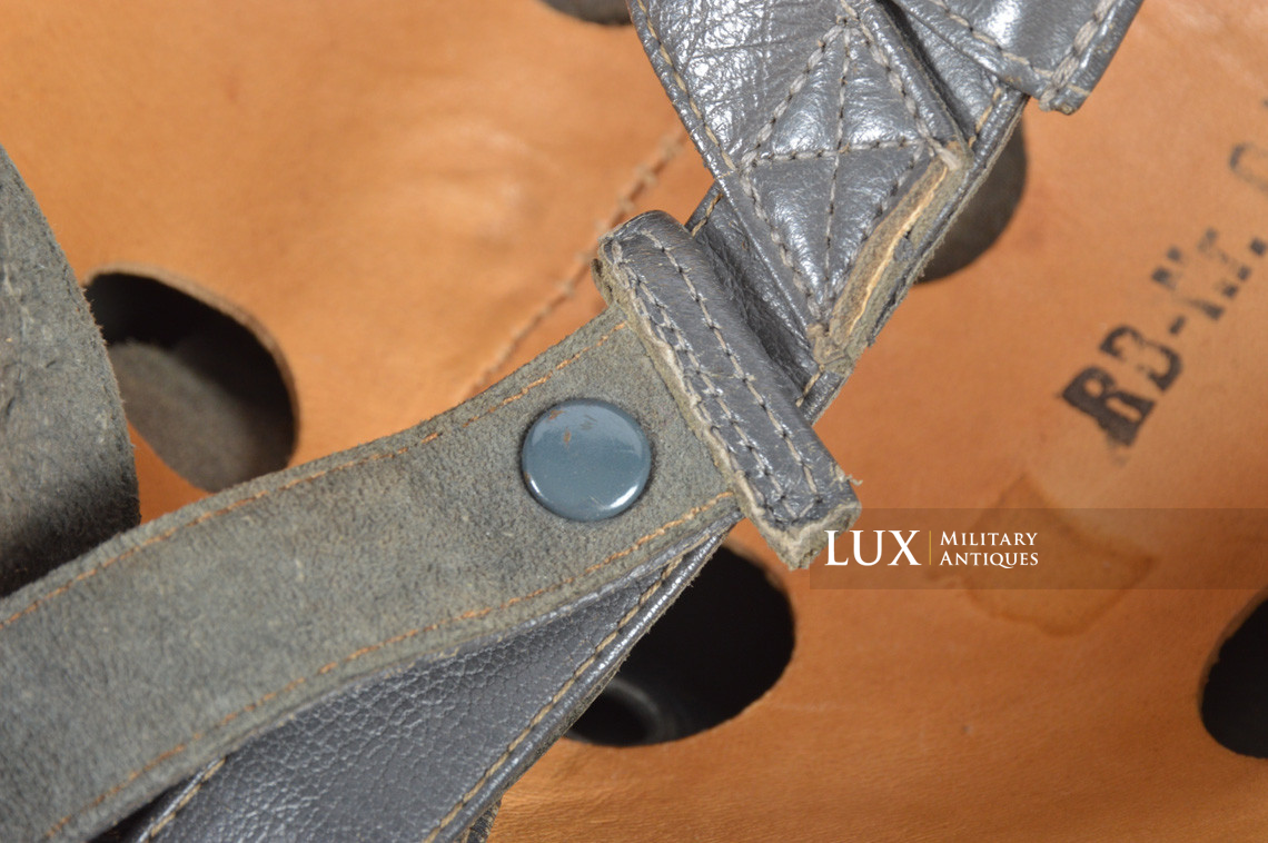 Casque M38 de parachutiste allemand fin de guerre, état neuf, « ckl68 » - photo 28
