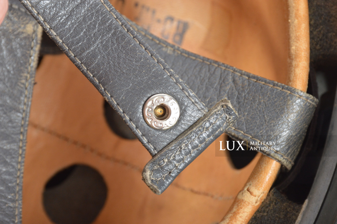 Casque M38 de parachutiste allemand fin de guerre, état neuf, « ckl68 » - photo 31