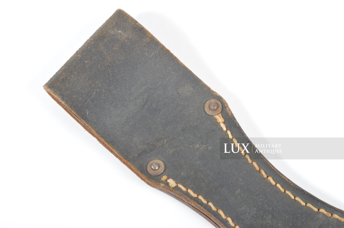 Mid-war German k98 bayonet frog, « 1942 » - photo 7
