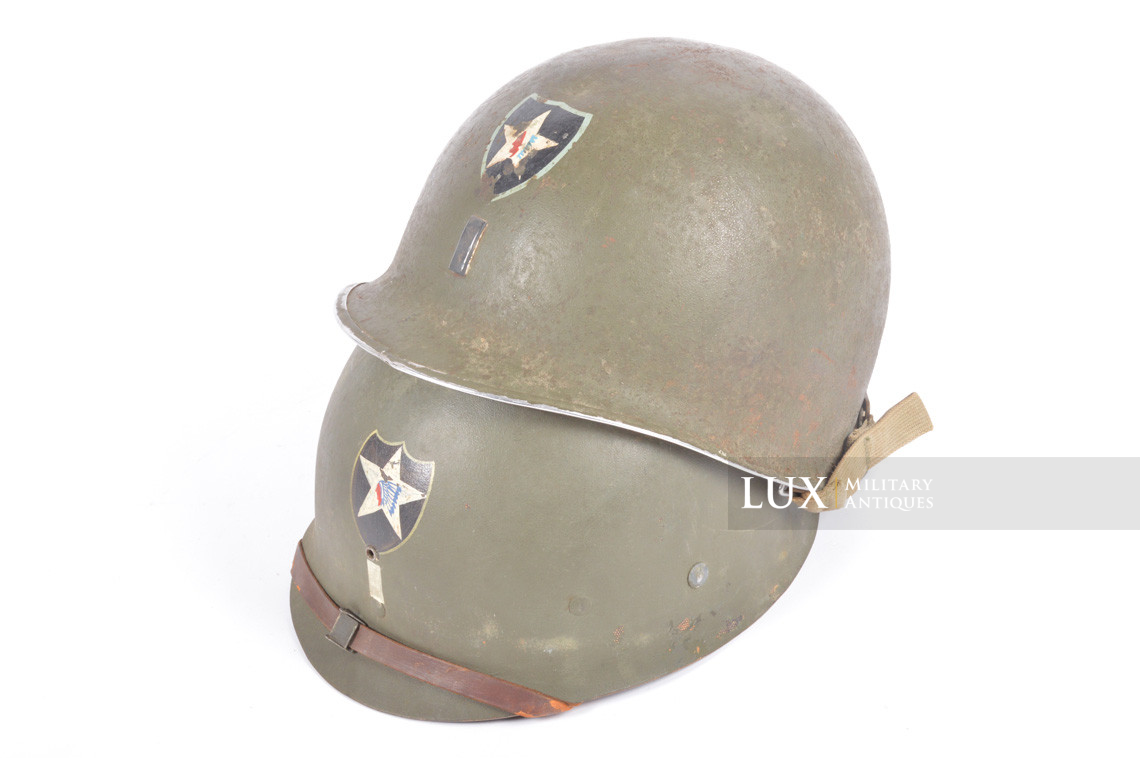 USM1 1st Lt. 2nd Infantry Division named front seam fixed bale combat helmet, « untouched / ETO » - photo 4