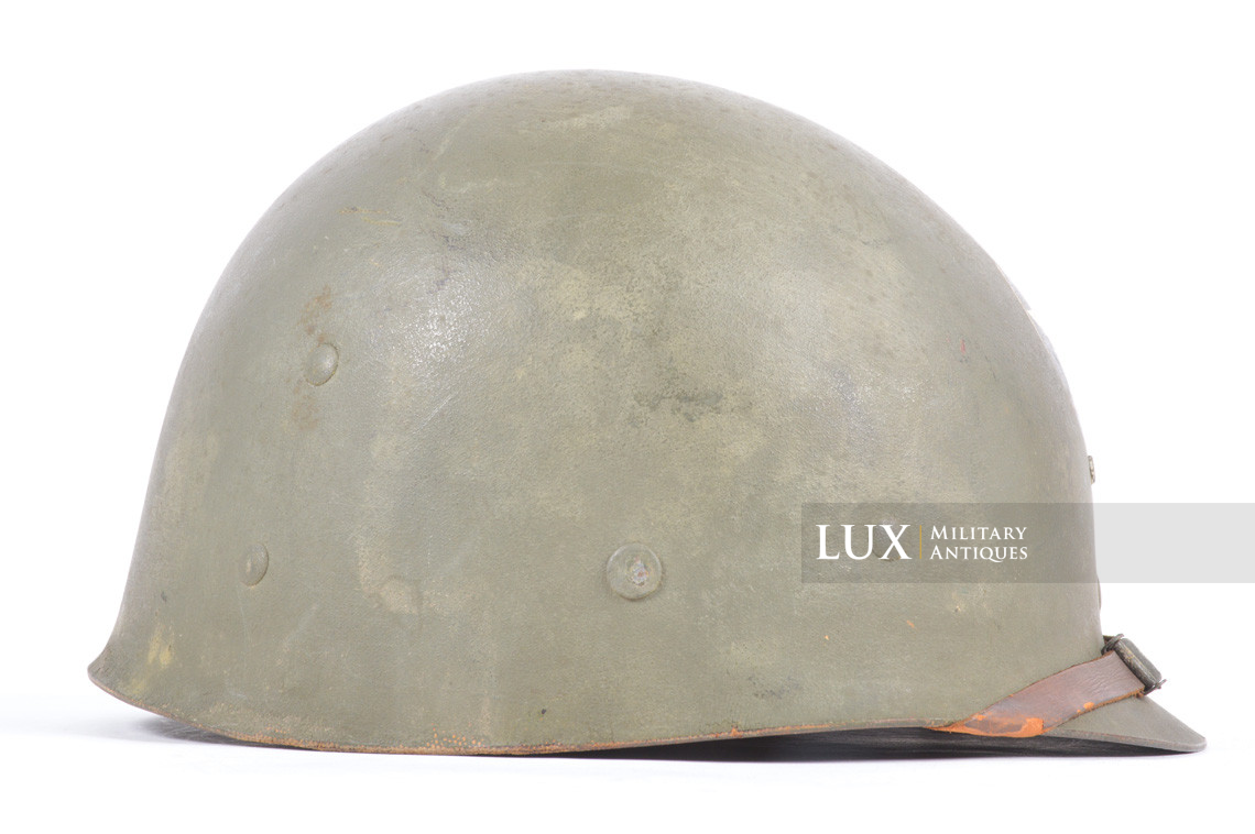 USM1 1st Lt. 2nd Infantry Division named front seam fixed bale combat helmet, « untouched / ETO » - photo 55