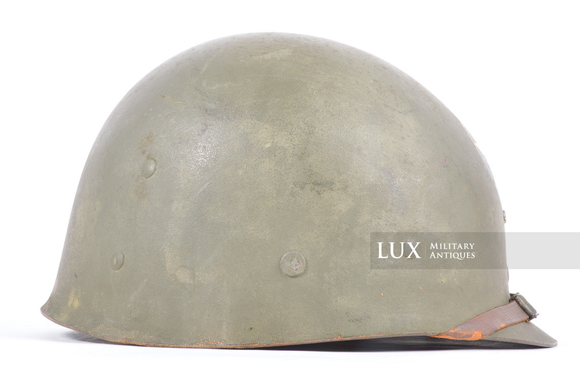 USM1 1st Lt. 2nd Infantry Division named front seam fixed bale combat helmet, « untouched / ETO » - photo 55
