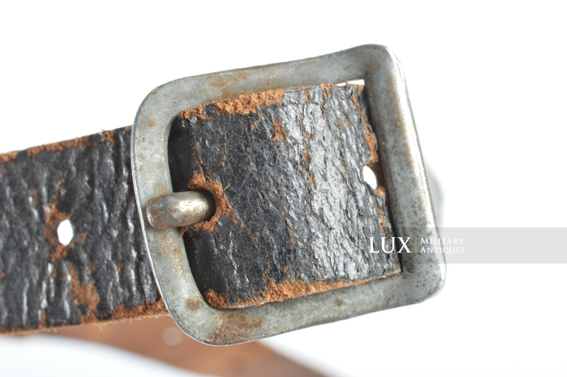 Late-war German helmet chinstrap, « RBNr / 1944 » - photo 9