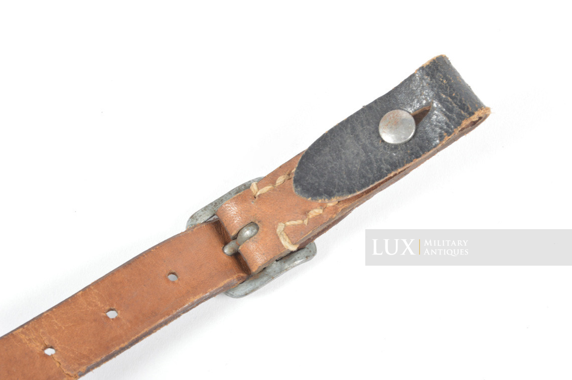 Late-war German helmet chinstrap, « RBNr / 1944 » - photo 10