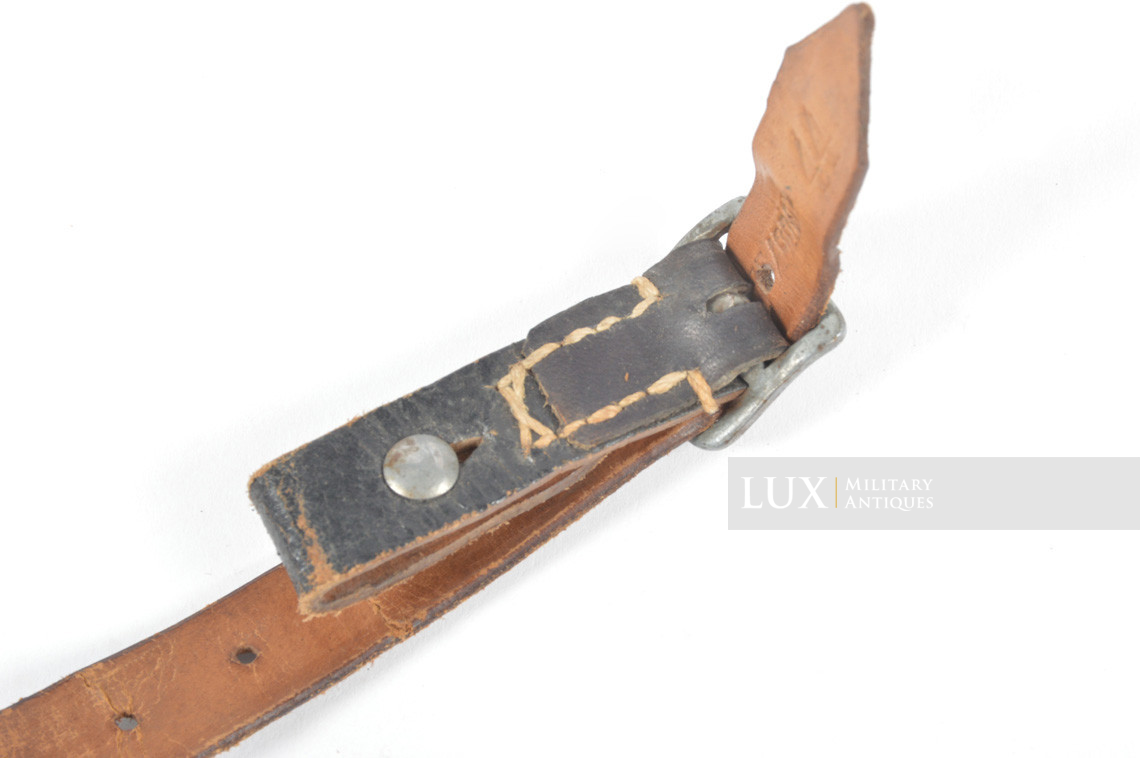 Late-war German helmet chinstrap, « RBNr / 1944 » - photo 11