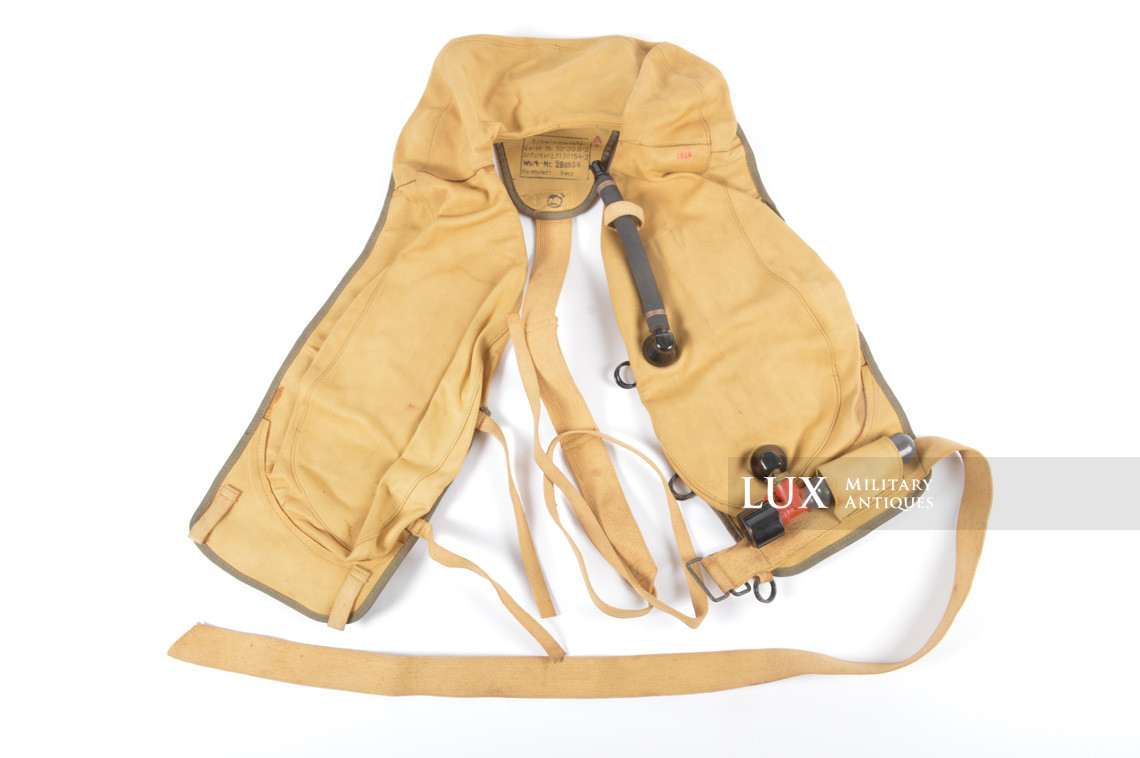 Unissued Luftwaffe Life vest, Type 10-30 B-2, « BWZ » - photo 4