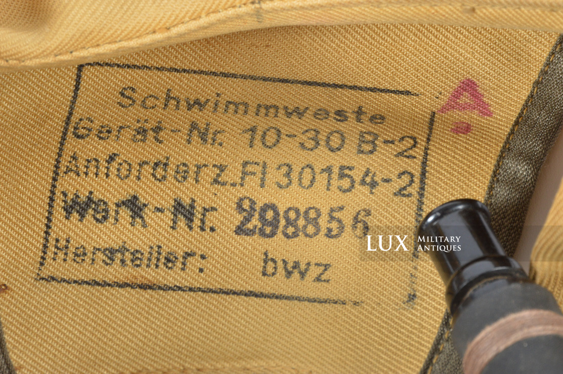Unissued Luftwaffe Life vest, Type 10-30 B-2, « BWZ » - photo 11