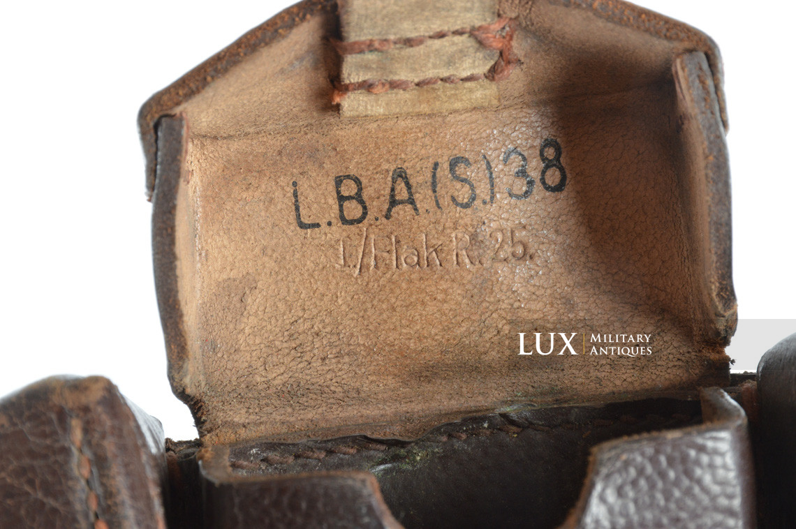 Pair of early war German Luftwaffe K98 ammunition pouches, « L.B.A.(S) 38 » - photo 13