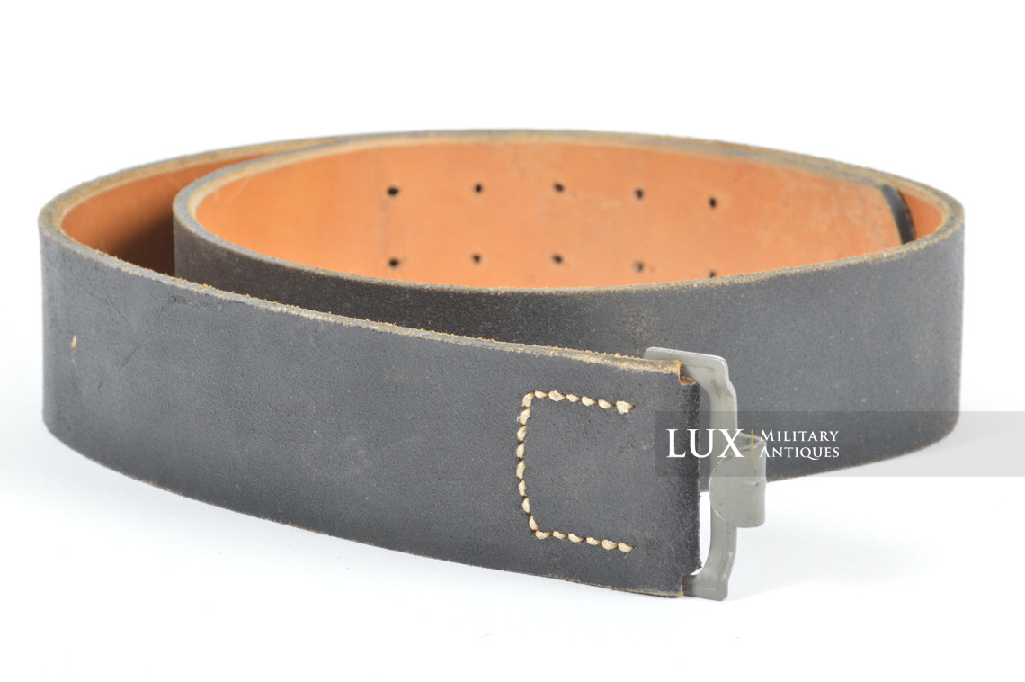 Unissued German late-war leather belt, « RME44 » - photo 4