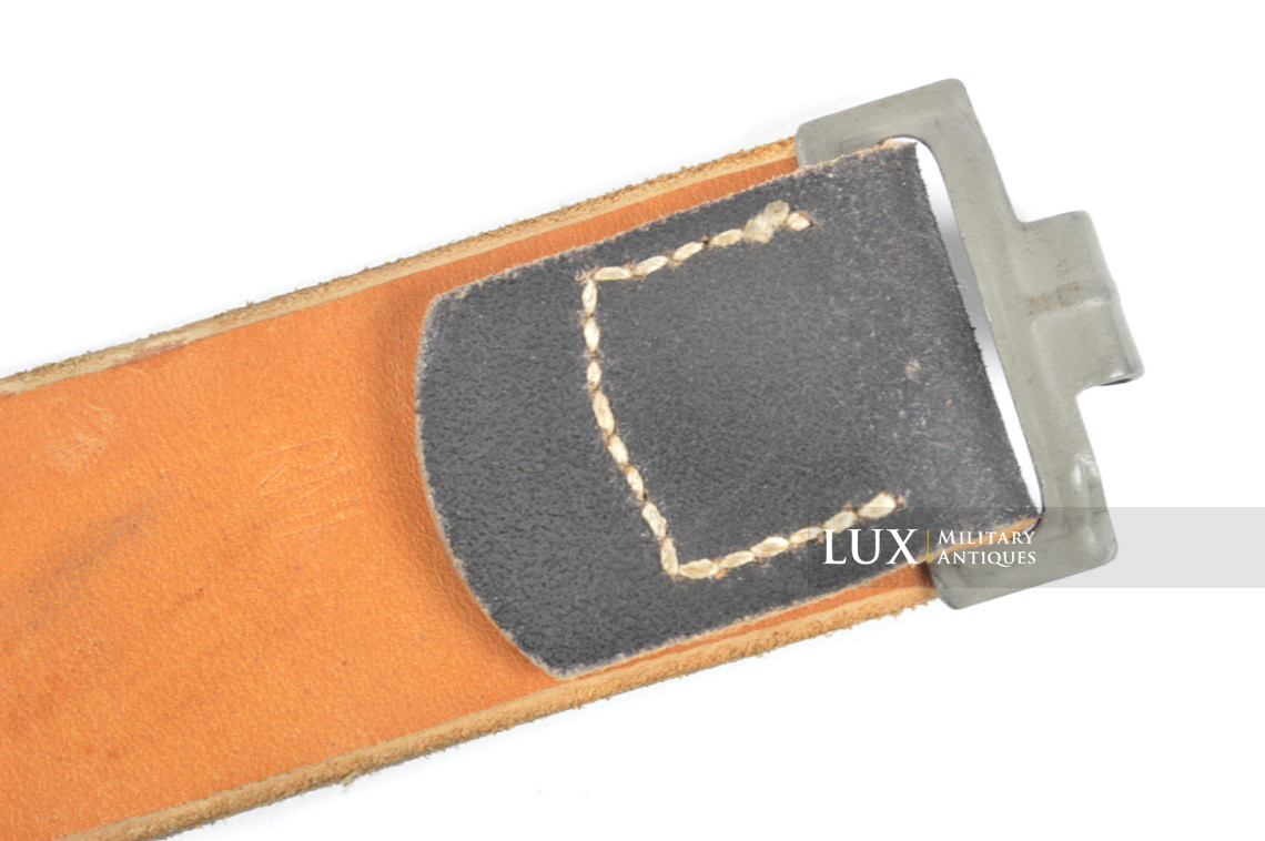 Unissued German late-war leather belt, « RME44 » - photo 8