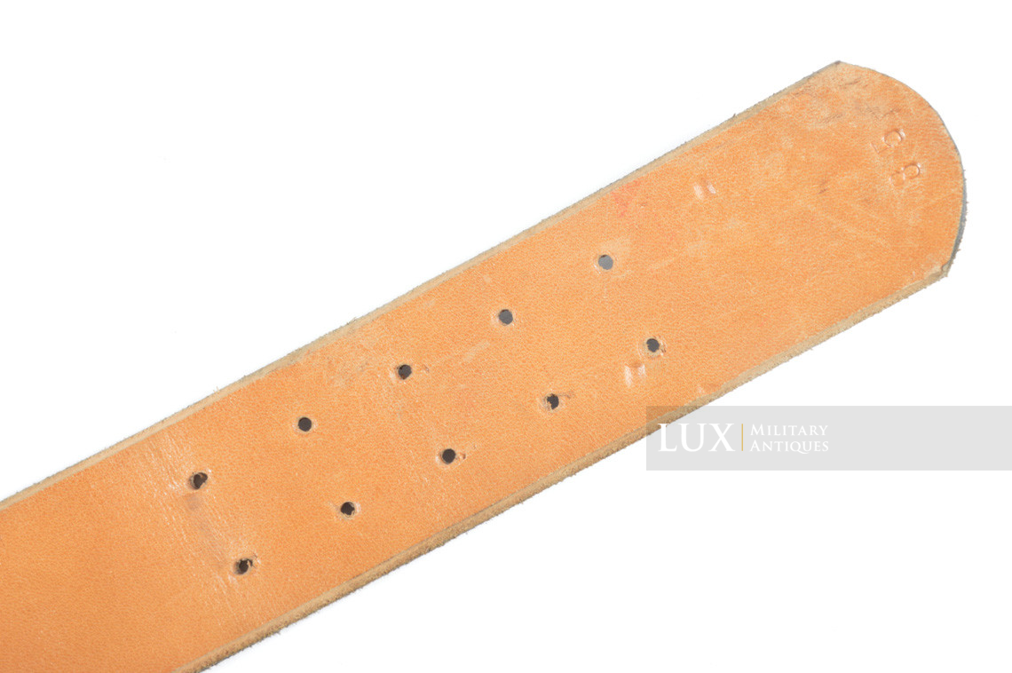 Cuir de ceinturon fin de guerre, état neuf, « RME44 » - photo 11
