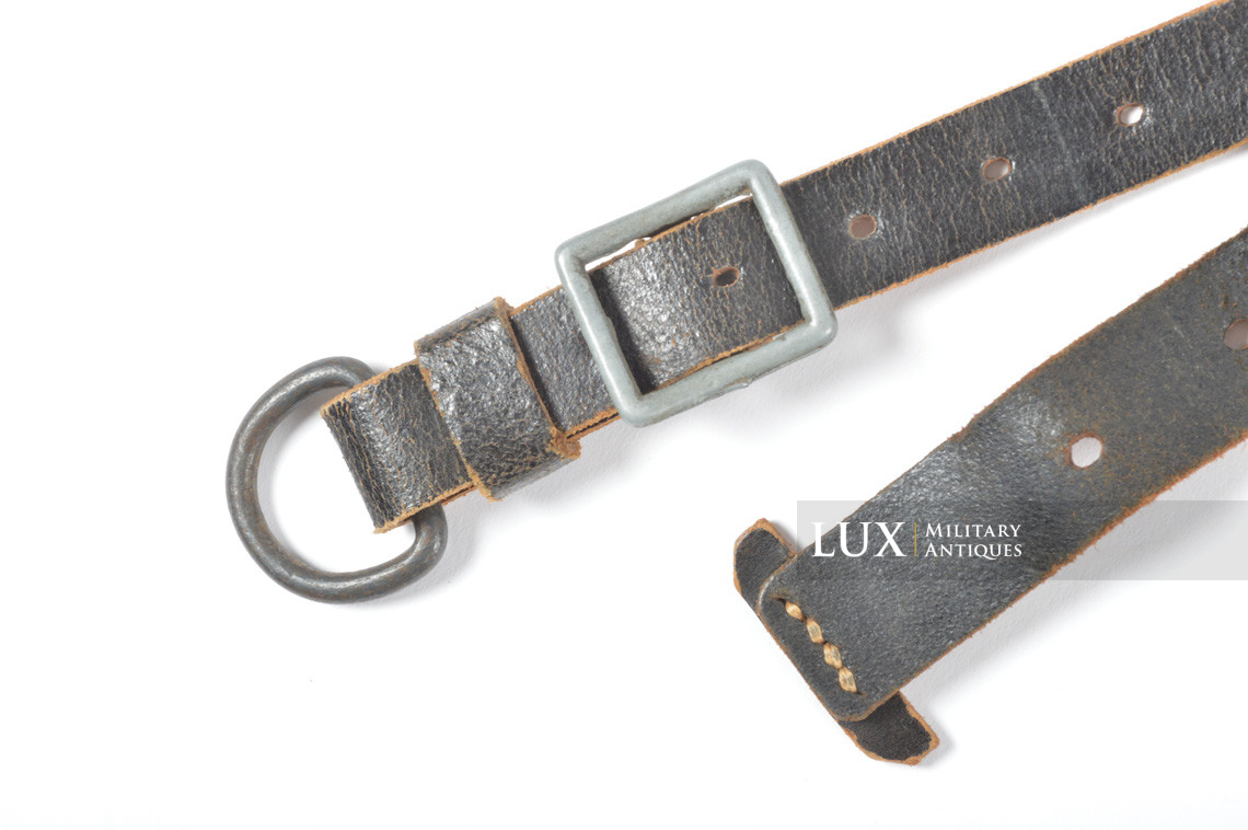 Unissued German late-war leather combat y-straps, RBNr « 0/0560/0055 » - photo 8