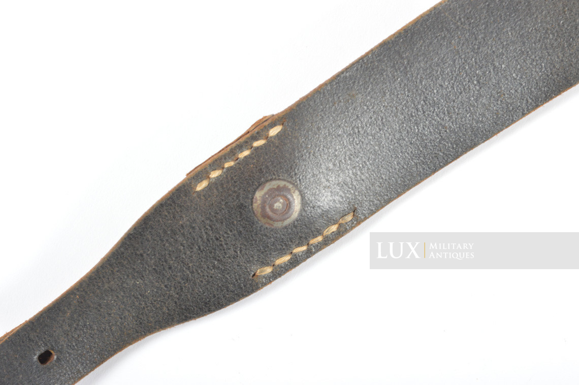Unissued German late-war leather combat y-straps, RBNr « 0/0560/0055 » - photo 10