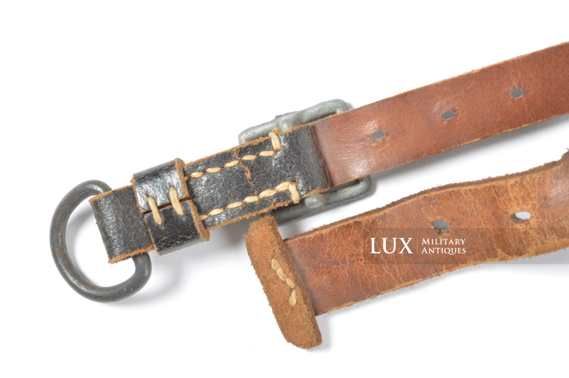 Unissued German late-war leather combat y-straps, RBNr « 0/0560/0055 » - photo 19