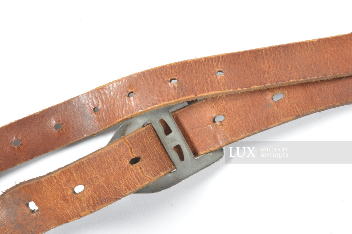 Unissued German late-war leather combat y-straps, RBNr « 0/0560/0055 » - photo 20